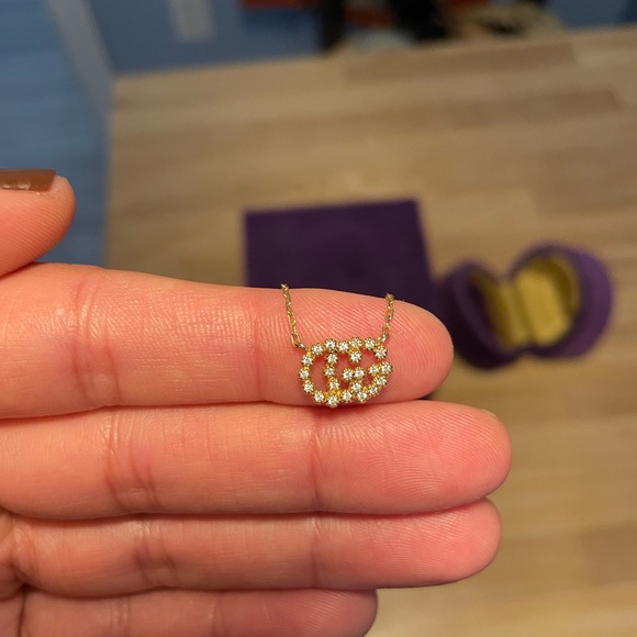 Gucci Necklace 18k Running G Gold and Diamond - Authentic, perfect condition. - Picture 3 of 3